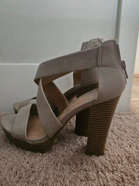 Heels good condition